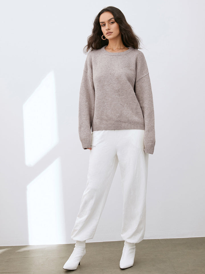 Cindy | Women’s knitted sweater with round neckline and ribbed details