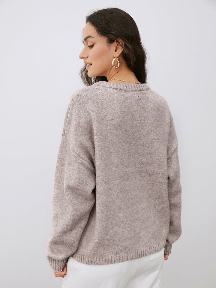Cindy | Women’s knitted sweater with round neckline and ribbed details