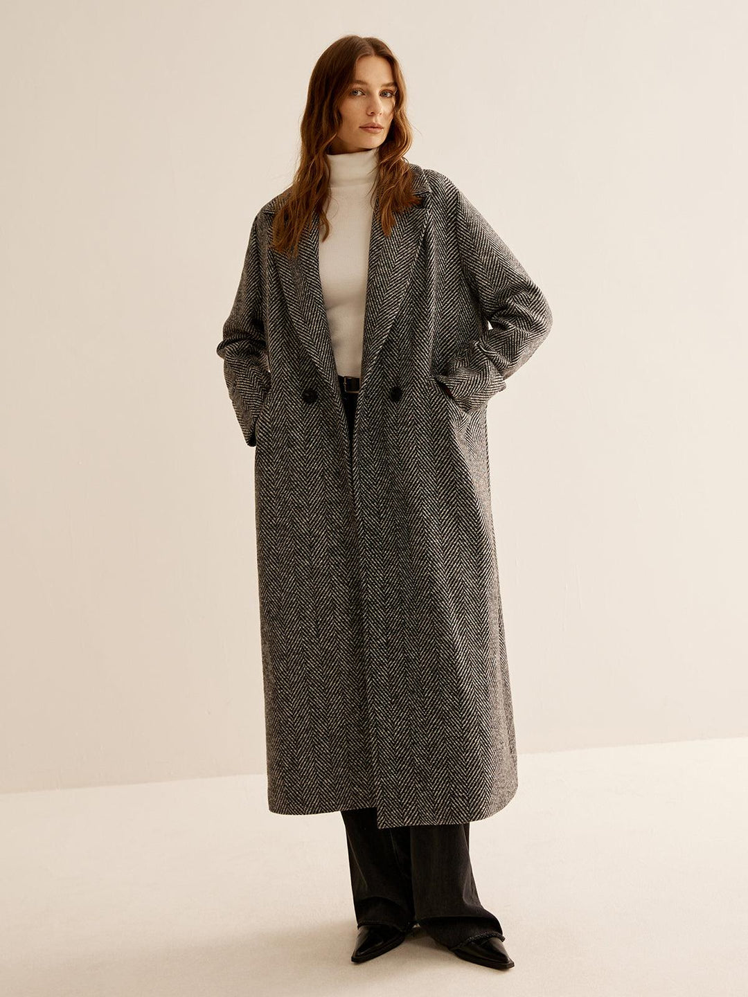 Sophie | Women’s versatile long trench coat with herringbone pattern and wide lapels