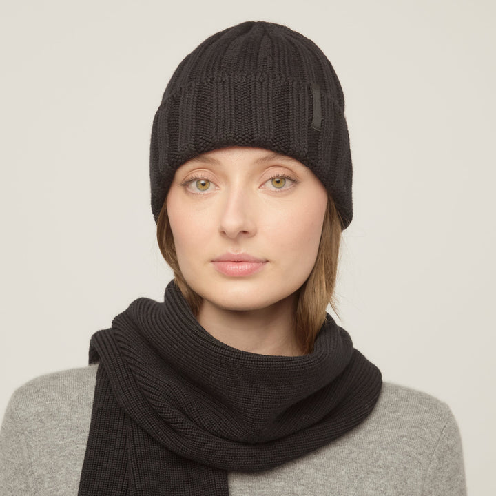 Rivina | Women’s chunky rib-knit beanie with a defined seasonal silhouette