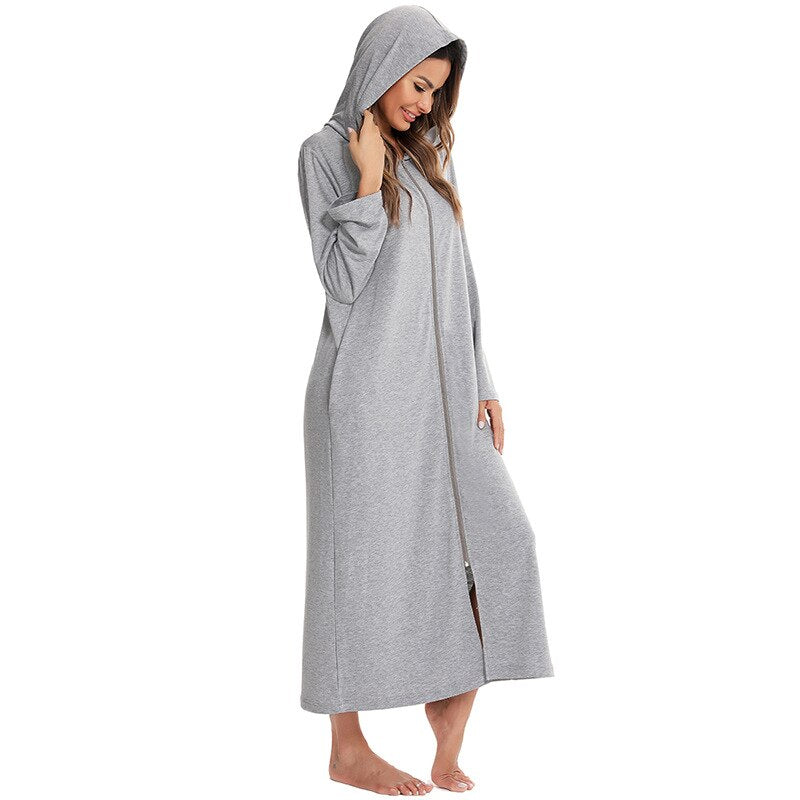 Lena | Women’s long bathrobe with hood, zipper closure and side pockets
