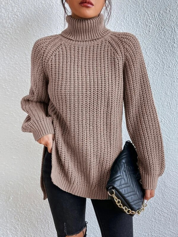 Wrynn | Women’s turtleneck sweater with raglan sleeves and a split hem silhouette