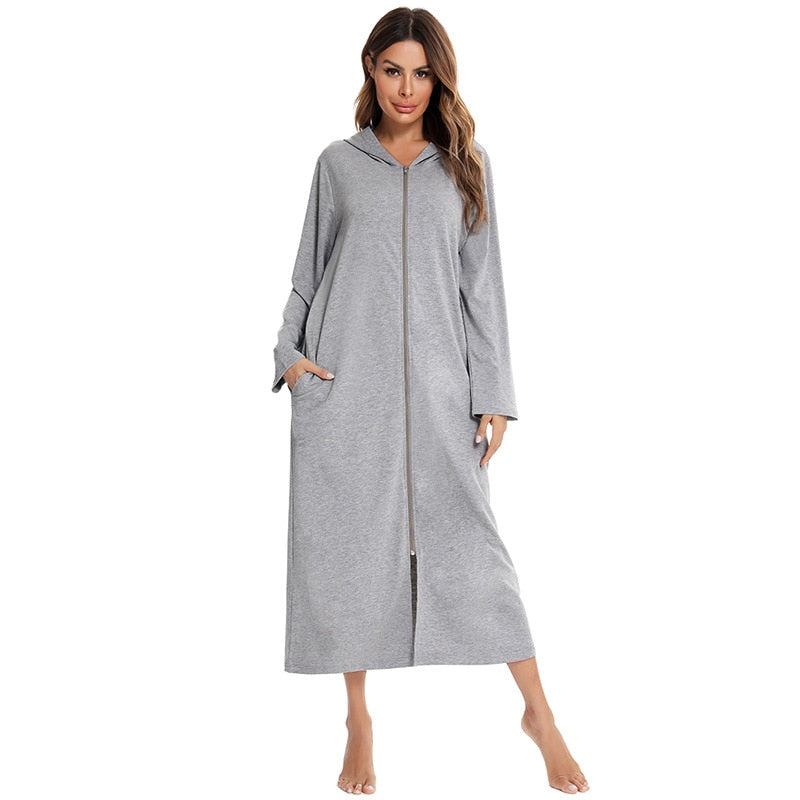 Lena | Women’s long bathrobe with hood, zipper closure and side pockets
