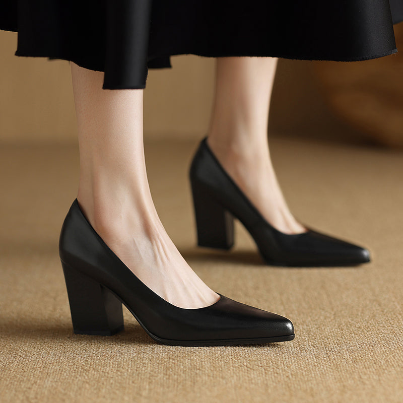 Veronica | Women’s pointed-toe block heel pumps with classic finish