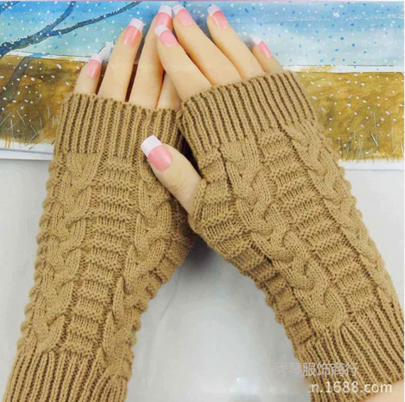 Trixie | Women’s knit fingerless gloves with a textured, contoured design
