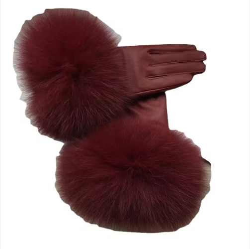 Evonie | Women’s winter gloves with a sleek finish and dramatic cuff detail