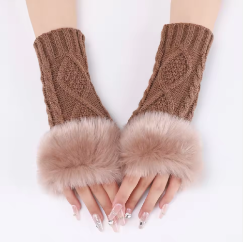Harlis | Women’s knit fingerless gloves with a textured jacquard design