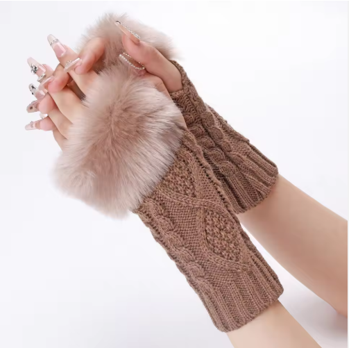 Harlis | Women’s knit fingerless gloves with a textured jacquard design