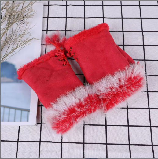 Kylin | Women’s fingerless wrist warmers with plush trim and vibrant patterned detail