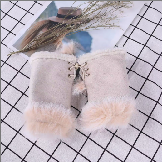 Kylin | Women’s fingerless wrist warmers with plush trim and vibrant patterned detail