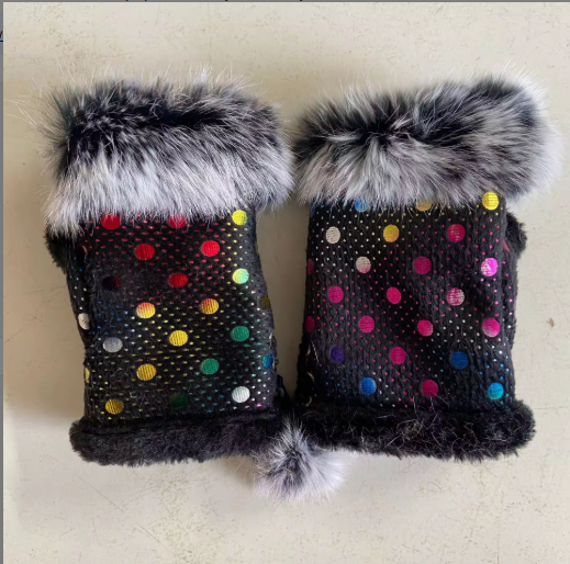 Kylin | Women’s fingerless wrist warmers with plush trim and vibrant patterned detail