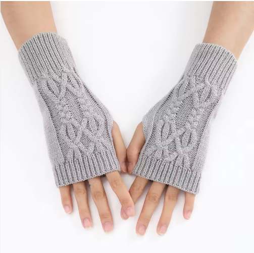 Fessy | Women’s short knit fingerless gloves with a crossed textured design