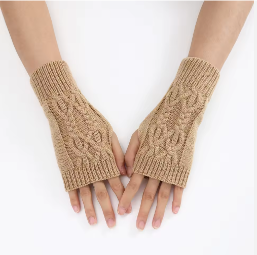 Fessy | Women’s short knit fingerless gloves with a crossed textured design
