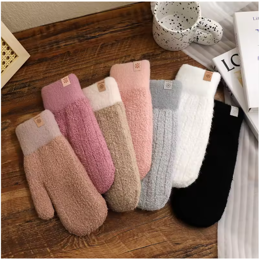 Kennael | Women’s plush knit gloves with a soft textured silhouette