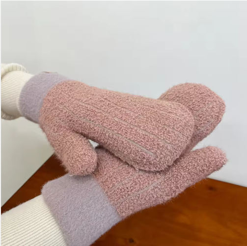 Kennael | Women’s plush knit gloves with a soft textured silhouette