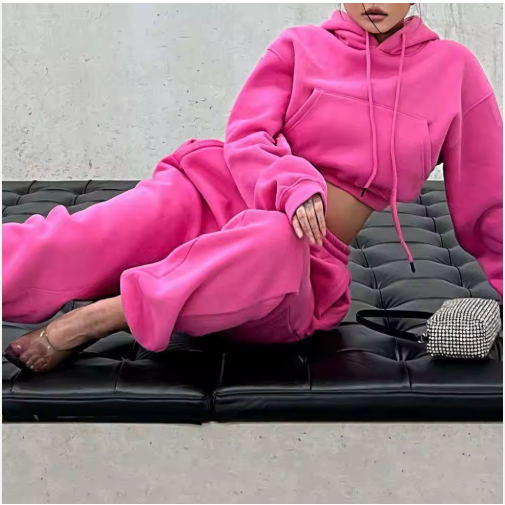 Serinelle | Women’s cropped fleece hoodie set with a relaxed modern silhouette