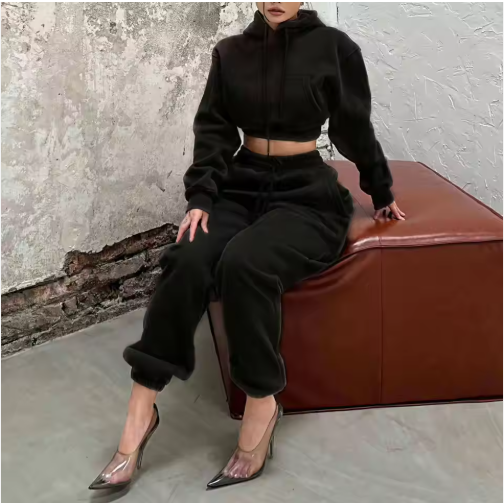 Serinelle | Women’s cropped fleece hoodie set with a relaxed modern silhouette