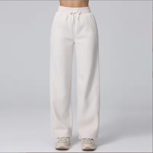 Averin | Women’s wide-leg fleece sweatpants with a clean, relaxed silhouette