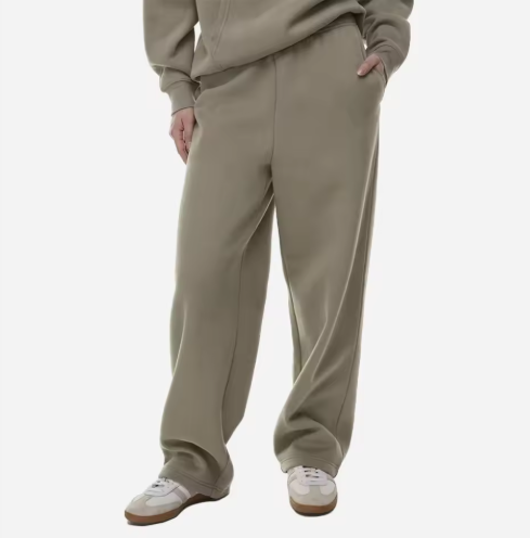 Tyelle | Women’s wide-leg fleece pants with a warm, relaxed winter silhouette