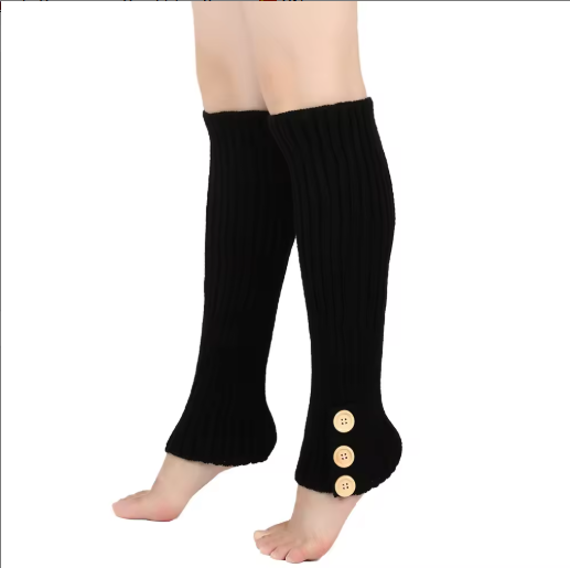 Saevyn | Women’s knitted striped leg warmers with a soft, seasonal profile