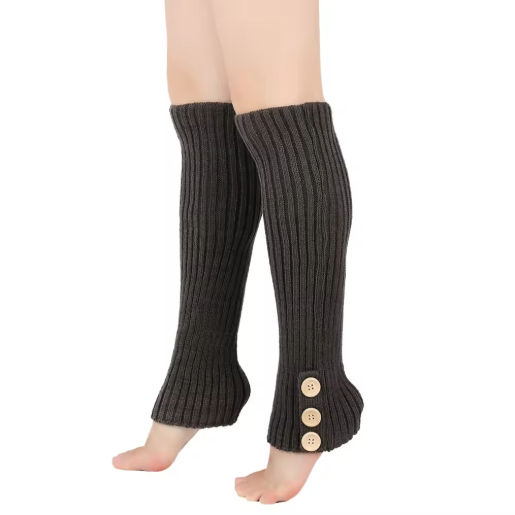 Saevyn | Women’s knitted striped leg warmers with a soft, seasonal profile