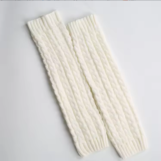 Oriva | Women’s cable-knit winter leg warmers with a soft seasonal profile