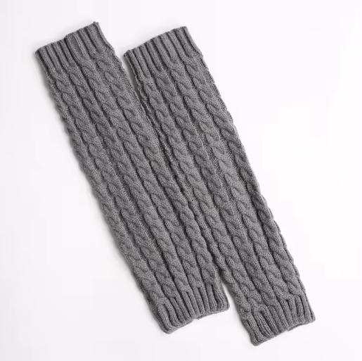 Oriva | Women’s cable-knit winter leg warmers with a soft seasonal profile