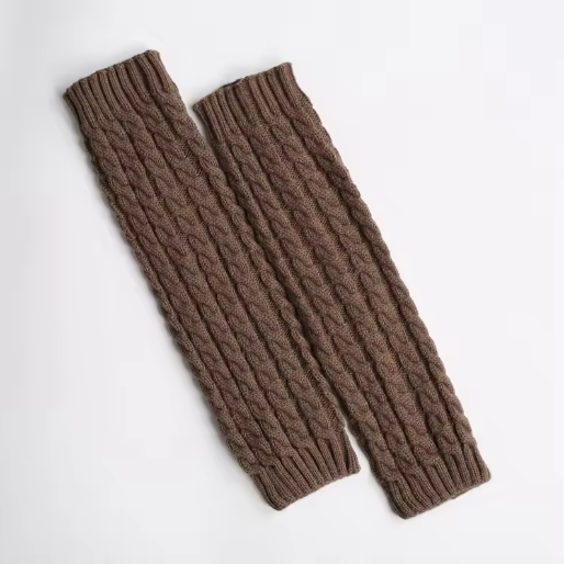 Oriva | Women’s cable-knit winter leg warmers with a soft seasonal profile