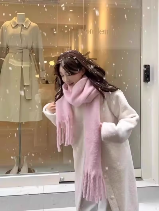 Calynn | Women’s long woven winter scarf with a soft textured tassel finish