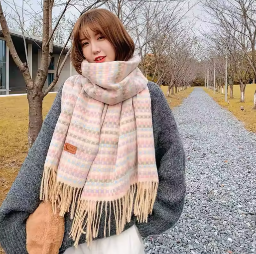 Toraya | Women’s long tassel scarf with a soft seasonal drape