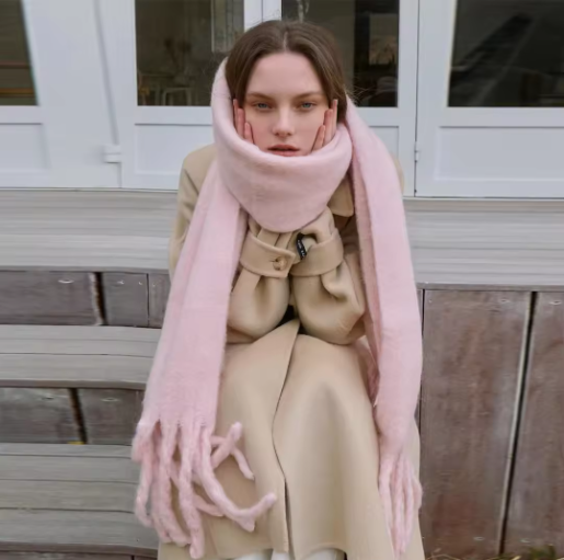 Ashka | Women’s softly woven checkered scarf with a warm everyday winter profile