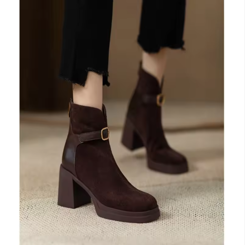 Rysara | Women’s rear-zipper ankle boots with a structured seasonal profile