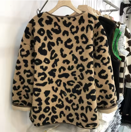 Silvarae | Women’s furry leopard jacket with a relaxed, vintage-inspired seasonal profile