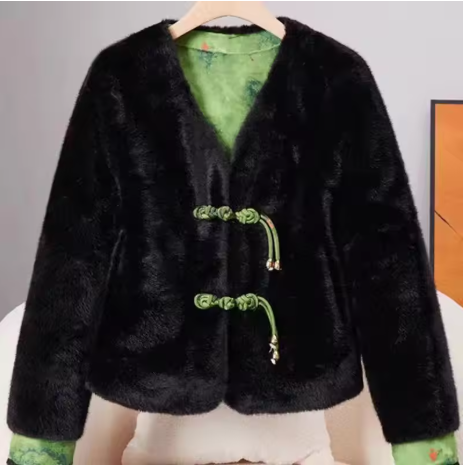 Viraya | Women’s retro faux fur coat with a soft, structured short winter profile