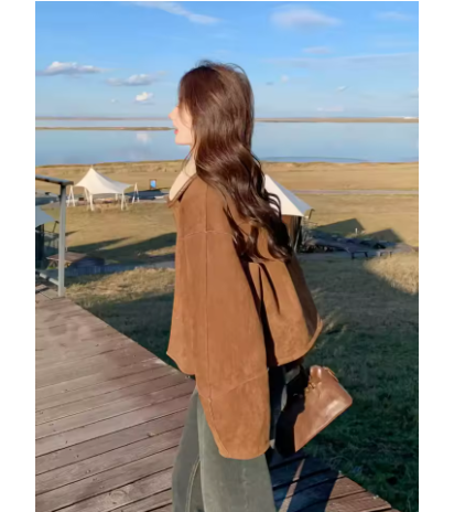 Kelra | Women’s reversible lambswool coat with a relaxed retro-inspired seasonal profile