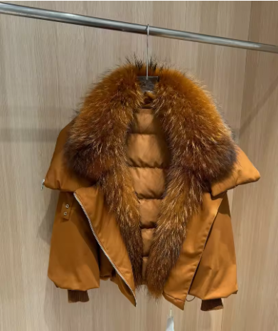 Arlia | Women’s down puffer coat with a large fur-collar winter silhouette