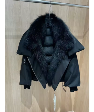 Arlia | Women’s down puffer coat with a large fur-collar winter silhouette