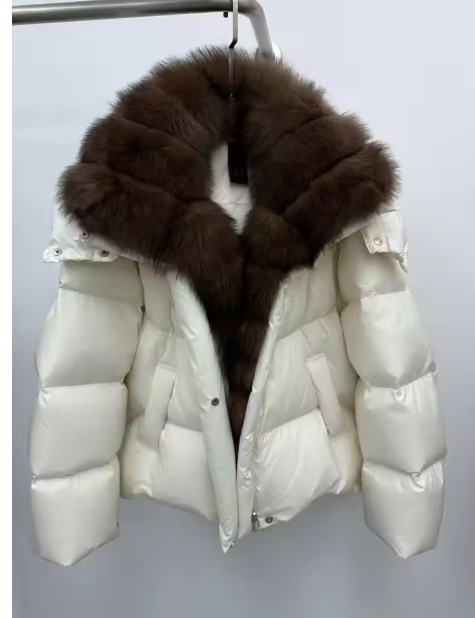 Vyrle | Women’s down jacket with detachable sleeves and a structured fur-style collar