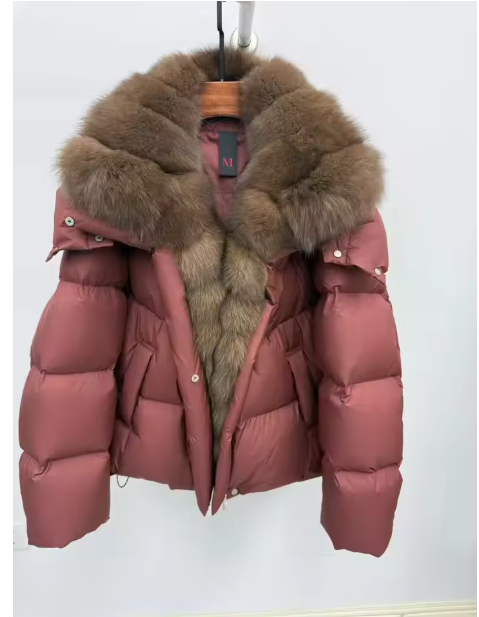 Vyrle | Women’s down jacket with detachable sleeves and a structured fur-style collar