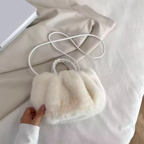 Brylinn | Women’s plush pleated faux-fur crossbody bag with a warm seasonal profile