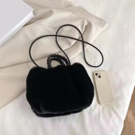 Brylinn | Women’s plush pleated faux-fur crossbody bag with a warm seasonal profile