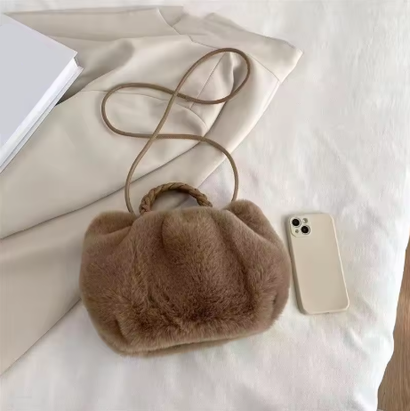 Brylinn | Women’s plush pleated faux-fur crossbody bag with a warm seasonal profile