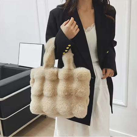 Cariel | Women’s plush solid-color handbag with a simple, soft seasonal profile