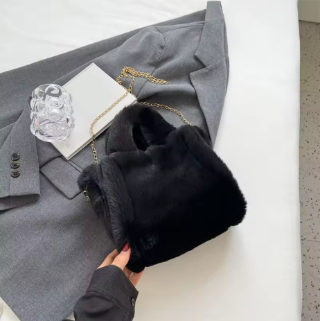 Ovaria | Women’s faux fur shopper tote with a soft, fluffy winter profile