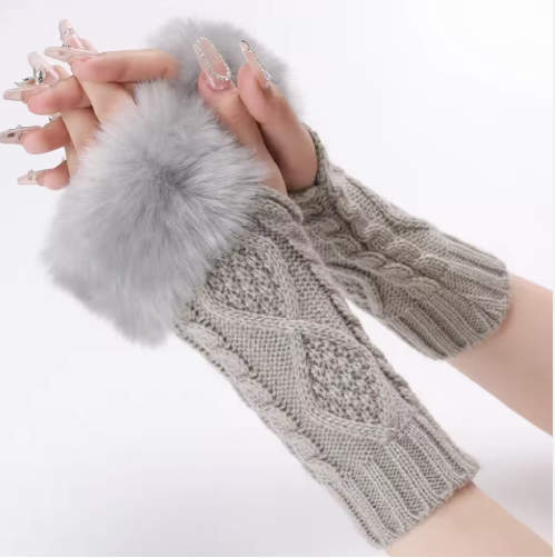 Harlis | Women’s knit fingerless gloves with a textured jacquard design