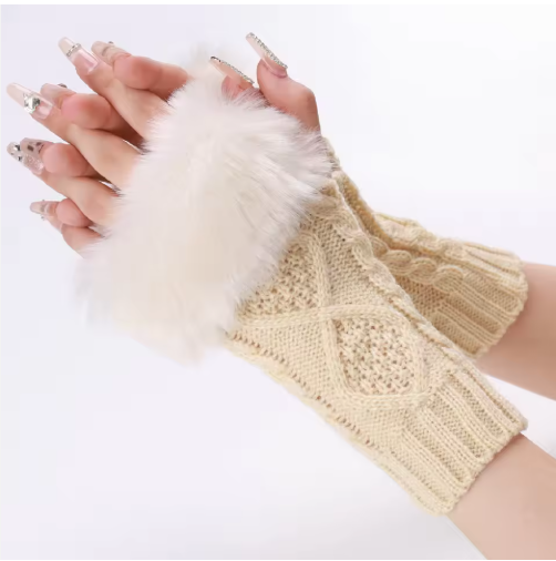 Harlis | Women’s knit fingerless gloves with a textured jacquard design