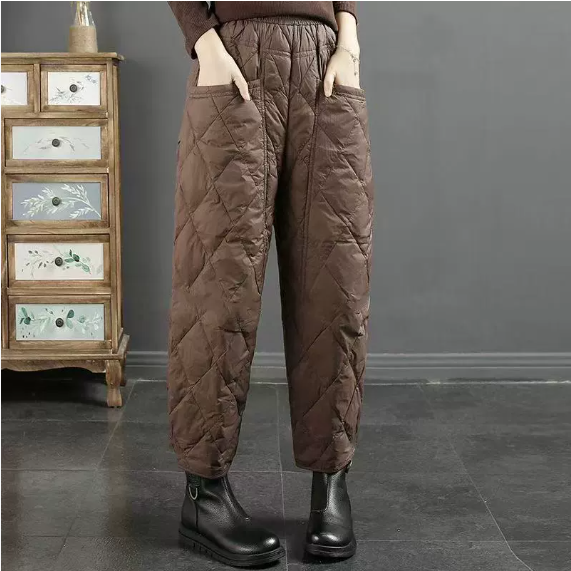 Fawnie | Women’s quilted winter pants with a relaxed straight-leg silhouette