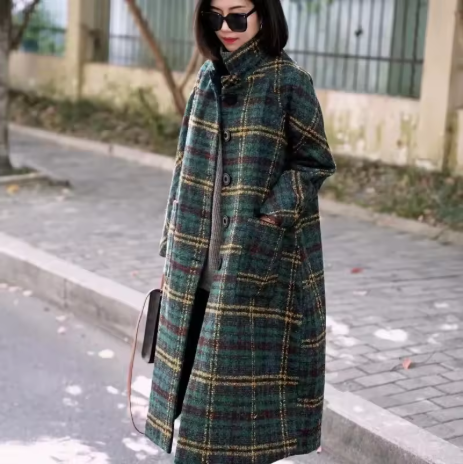 Naleia | Women’s plaid woolen coat with a structured mid-length seasonal profile