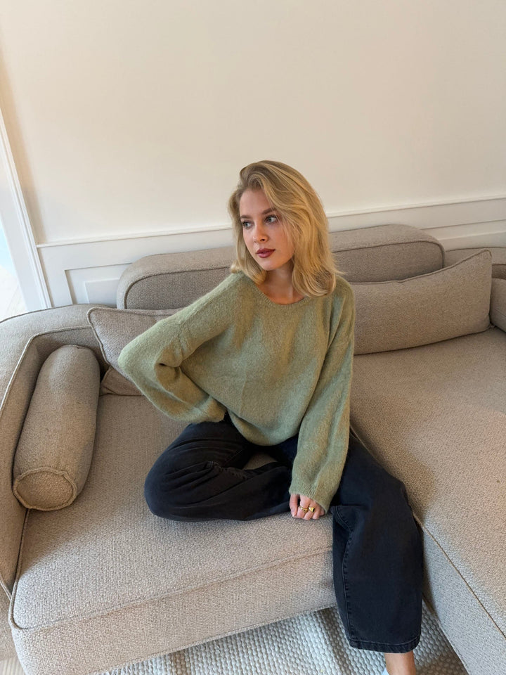 Ivy | Women’s knit sweater with oversized fit design