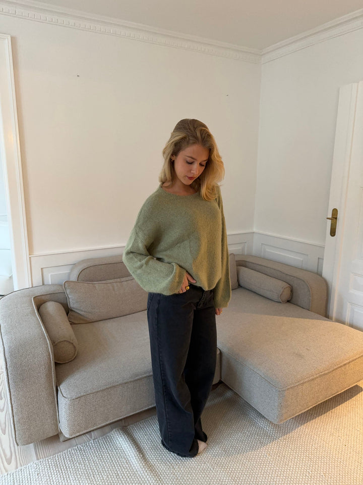 Ivy | Women’s knit sweater with oversized fit design